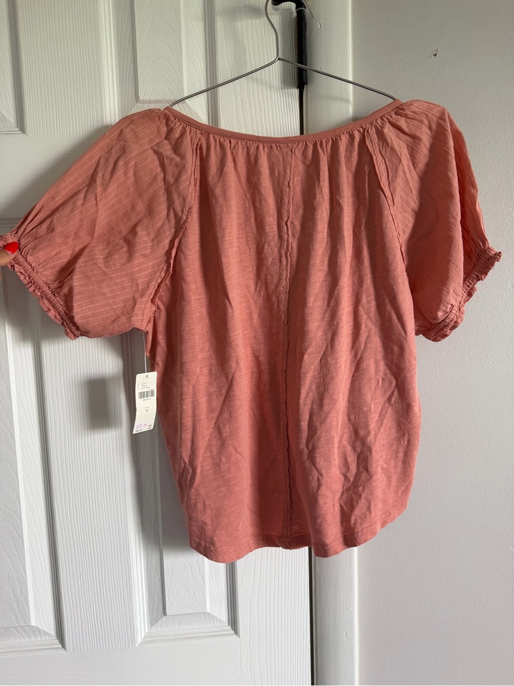 NWT Pilcro by Anthropologie Puff- Sleeve Scoop Neck Henley Top- Raspberry Size M - Picture 4 of 6